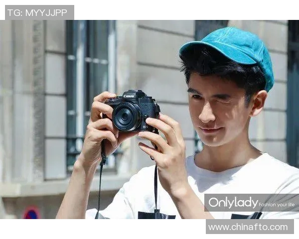 足球明星与美女的浪漫邂逅视频揭秘精彩瞬间与背后故事